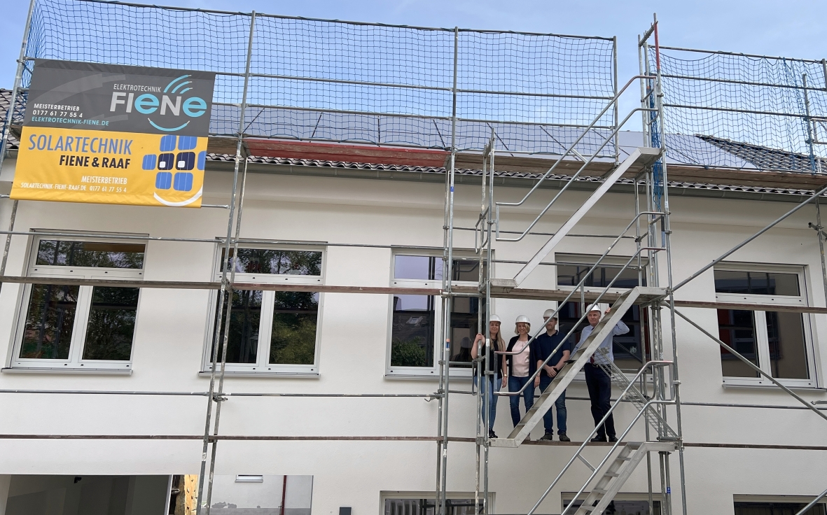 Erfolgreiche Installation einer Photovoltaik-Anlage auf dem Dach der GGS Witterschlick